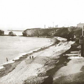 Looking south past Joiner's Shop to the Featherbed Rock in the mid 1930s.