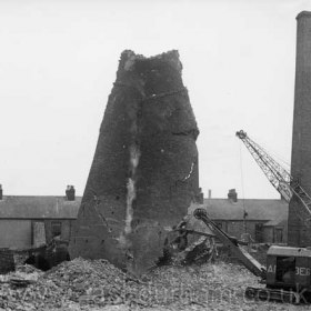 Demolition of Bottleworks c1949, Gallery Row behind.