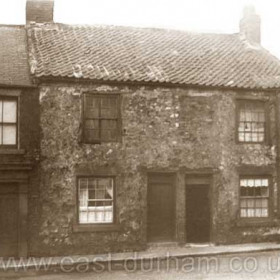 Low Ropery Walk demolished in the early/mid 1930s. These houses were situated at the southern corner of Ropery Walk, at the eastern end of the Duckyard and opposite the eastern end of the Jennings Foundry.