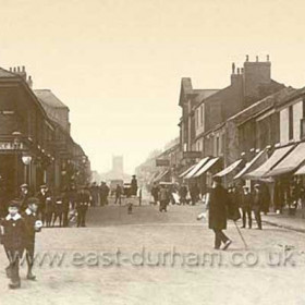 Church Street at the time of WW1. Lougi Questa moved to York in 1920, Minnie Askew sold women's and baby's clothes. Roberts sold oilskins and seamen's clothing.