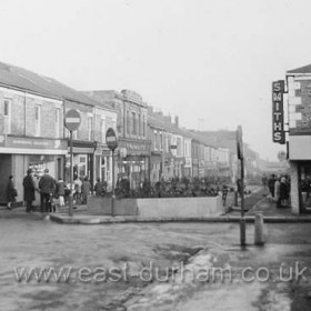 Church Street shortly after becoming a pedestrian precinct c 1980?Right foreground, National School demolished, supermarket not yet built.