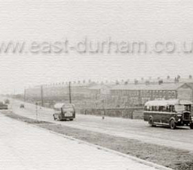 Looking south towards the top of Deneside. California Street to right Mount Pleasant in distance. The new houses of Eastlea, Evesham Road, already built at left. Photograph c 1950.