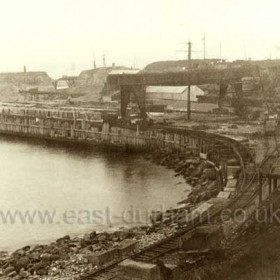 Constructing North Pier c1903.