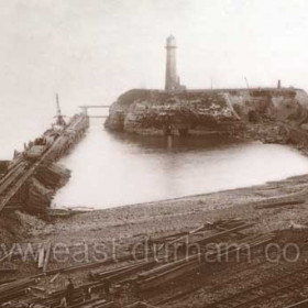 Constructing the North Pier 1901