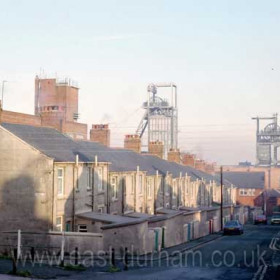 Easington Colliery, April 1986, Pithead baths behind row to left.
Photograph by Stafford M Linsley