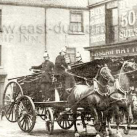 The fire brigade's extending ladder unit provides a very exciting sight for the many children who roamed the East-End streets. The Ship Inn was No1 Sans St although the entrance is in HighSt.
Photograph Norman Kirtlan, information from Len Charlton.