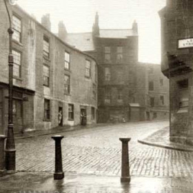 Looking up Bodlewell Lane from the ferry landing steps in Low St. The name originated with a Bodle (Scotch Farthing) paid for water from a nearby well.
Photograph Norman Kirtlan, information from Len Charlton.