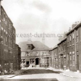 Part of West Wear St which ran down from Bridge St into the top of Low St.  There was also an older Wear St in the East End.    
Photograph Norman Kirtlan, caption Len Charlton.