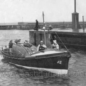 The "George Elmy" towing the fishing boat "Jean Horsley" into the dock on 17th of August 1954.