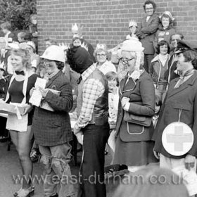 Grants Crescent SilverJubilee Party 1977.