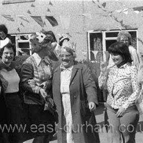 Grants Crescent SilverJubilee Party 1977. Mrs Bolton at centre.