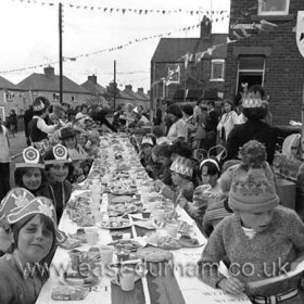 Grants Crescent SilverJubilee Party 1977.