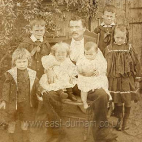 Family group, names and date not known.