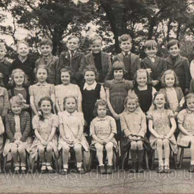 Byron Terrace school1946/47, the teacher was Miss Leroy
who also taught my dad.
Marion Johnson