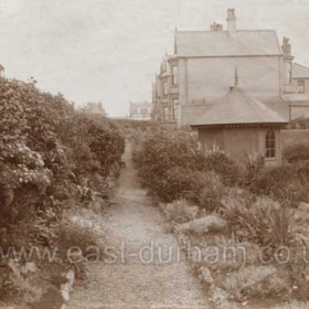 Looking south on the western side of North Road before 1914. The eastern end of George Young's garden at the top of the dene, the real Bessie's Hole which is about 200 yards to the north of what is generally but wrongly known as Bessie's Hole. (Dave)
Photograph from William Kirby