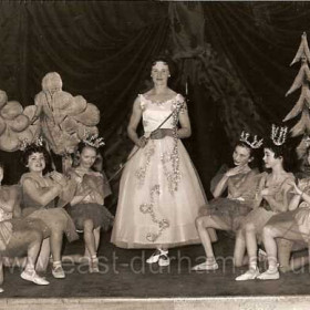 Parkside OAP Welfare Association presentation of Babes in the Wood, January 1964.
Photograph from Lynn Veitch