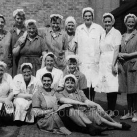 Northlea School, kitchen staff in 1967
Photograph from Robert Grieves