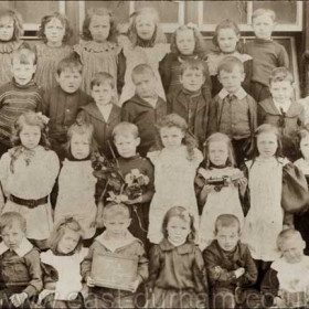 Horden Infants, 1906/7, Year 1, Class 2Photograph from Stan Gray