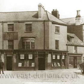 Wheatsheaf Hotel Monkwearmouth.
Photograph from Norman Kirtlan