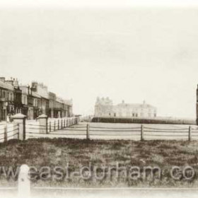 N Tce probably around 1902, Bath Tce and Barclays Bank in the distance.Barclays took over this bank in 1902 from Wood & Co Bank which had operated there since it was built in 1861/62