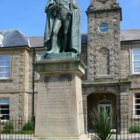 Statue of Lord Londonderry on North Terrace, the ex Londonderry Offices/Police Station behind in 2007.Photograph Brian Angus