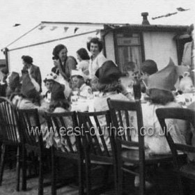 Lawnside Ave, Deneside, 26 prefabs, Coronation celebrations 1953.