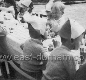 Lawnside Ave, Deneside, 26 prefabs, Coronation celebrations 1953.