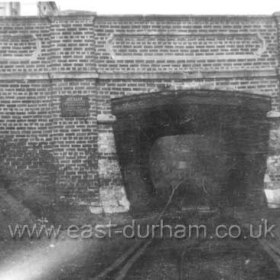 Looking west through the Castlereagh Bridge before it was altered, photo 1950s.