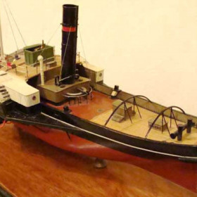 MODEL OF "RELIANT", THE LAST STEAM PADDLE TUG.
Built by Bassett Lowke model maker Lawrence George Ward.        
THIS IS A MUSEUM QUALITY MODEL IN PERFECT CONDITION.
This model is on sale on eBay by pnc-shop, item No 380086286994 
Photographs used here with kind permission of the seller.