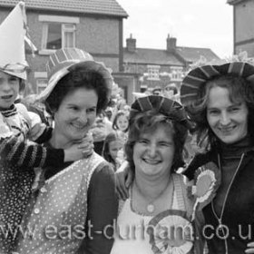 Ryton Crescent SilverJubilee Party 1977.