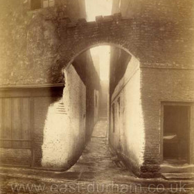 Coburg Stairs (or Craig Alley) Stockbridge, Newcastle in Nov 1890. Looks like Craig Alley could be an alternative name.
Photograph from Stafford Linsley