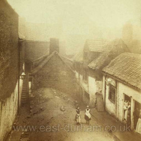 Chapel Entry, Sandgate, Newcastle. November 1890.
Photograph from Stafford Linsley