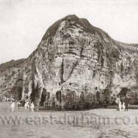 Holey Rock, Roker.