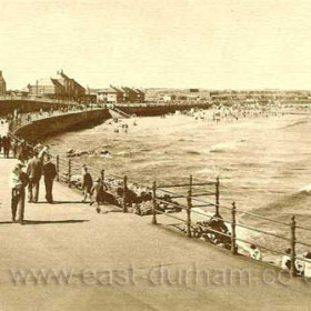 The promenade, Seaburn c 1950s