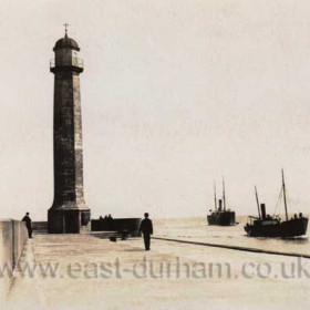 Original North Pier, demolished early 1900s.
Photograph from Norman Kirtlan