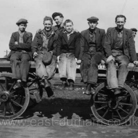 L to R, Jack Williamson, Ernie Rowell, Harry Mortinson, Brian Corkhill, Val Mortinson?, Jack Hayes, Jack Gray, all joiners though Jack Gray was possibly then and certainly later an oxy acetylene burner.
Photograph from Alan Rowell
 


Photograph from Alan Rowell