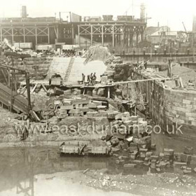 Constructing part of entrance to new South Dock in December 1901.