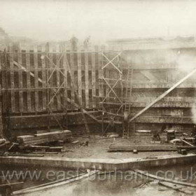 South Dock gates erected February 1905