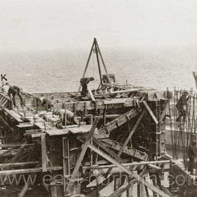 15th May 1925.  Shuttering for new concrete staithes.
Laying the flooring for the pads on "K"
The steel erectors are wiring on the links for the top lift of "Q"
Photograph from Warren Phillips