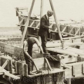 20th May 1925
Setting templates for HD bolts on "K" and erectingpad shutters on "J"
Photograph from Warren Philips