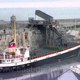 SS Arend loading coal at the north wall of the South Dock in 1979.