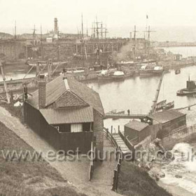 Detail fom previous photograph. Steam crane dredger at right designed and built by George Hardy using two keelboats.