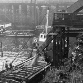 The coaster Oakdene being loaded with lime, N wall of South Dock.
Photograph from Eddie Haggan