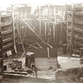 Building south dock gates 1904