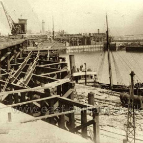 Coal staithes under construction, South Dock 5 May 1905