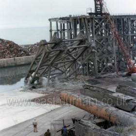 Demolishing staithes, south dock 1980