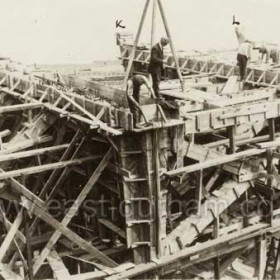 20th May 1925
Setting templates for HD bolts on "K" and erectingpad shutters on "J"
Photograph from Warren Philips