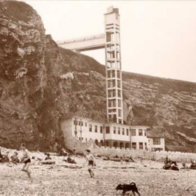 Marsden Grotto, Marsden Bay