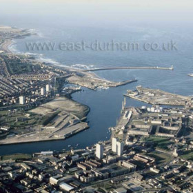 Sunderland Dock at the mouth of the Wear in the 1990s.    Copyright FlyingFotos  www.seahamfromtheair.co.uk