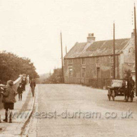 The ancient Dene House Farm, demolished c1955. Photograph c1930, detail from previous photograph.